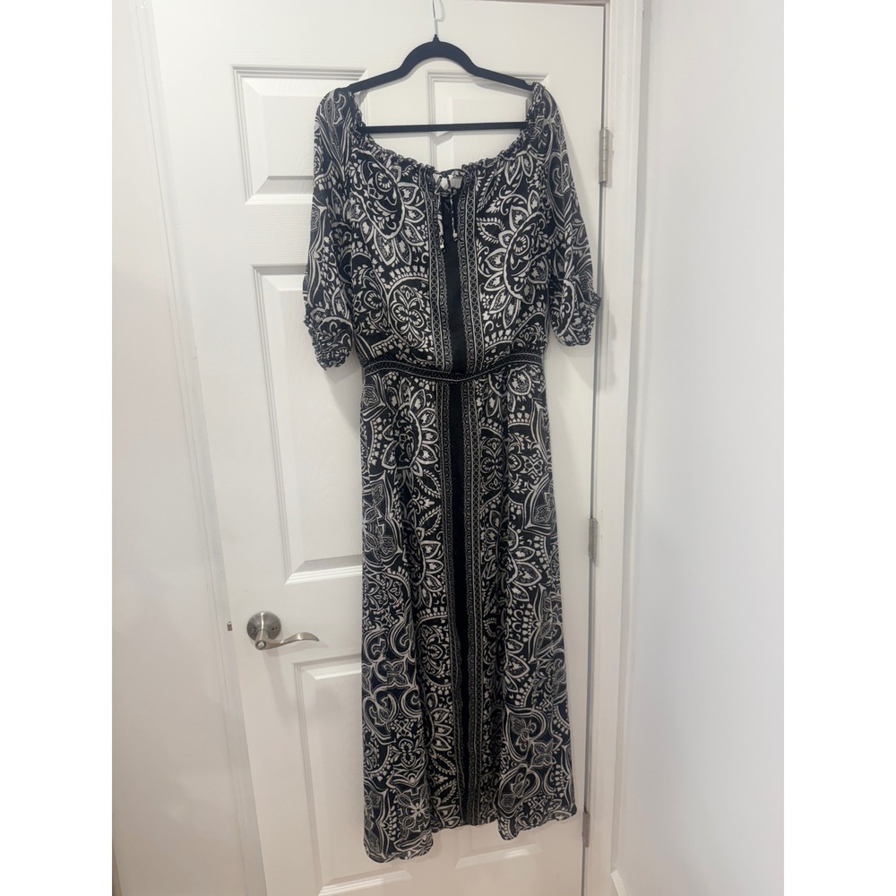 White‎ House Black Market Black White Paisley Off Shoulder Maxi Dress Size 12